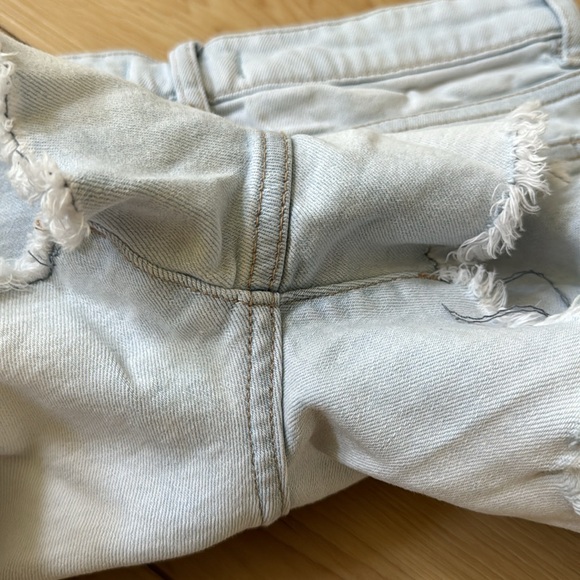 DL1961 Distressed Raw Hem FRAYED JEAN SHORTS DENIM - Picture 8 of 8
